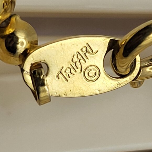 Vintage Trifari Double-Strand Cream & Goldtone Beaded Collar Necklace - Picture 5 of 12